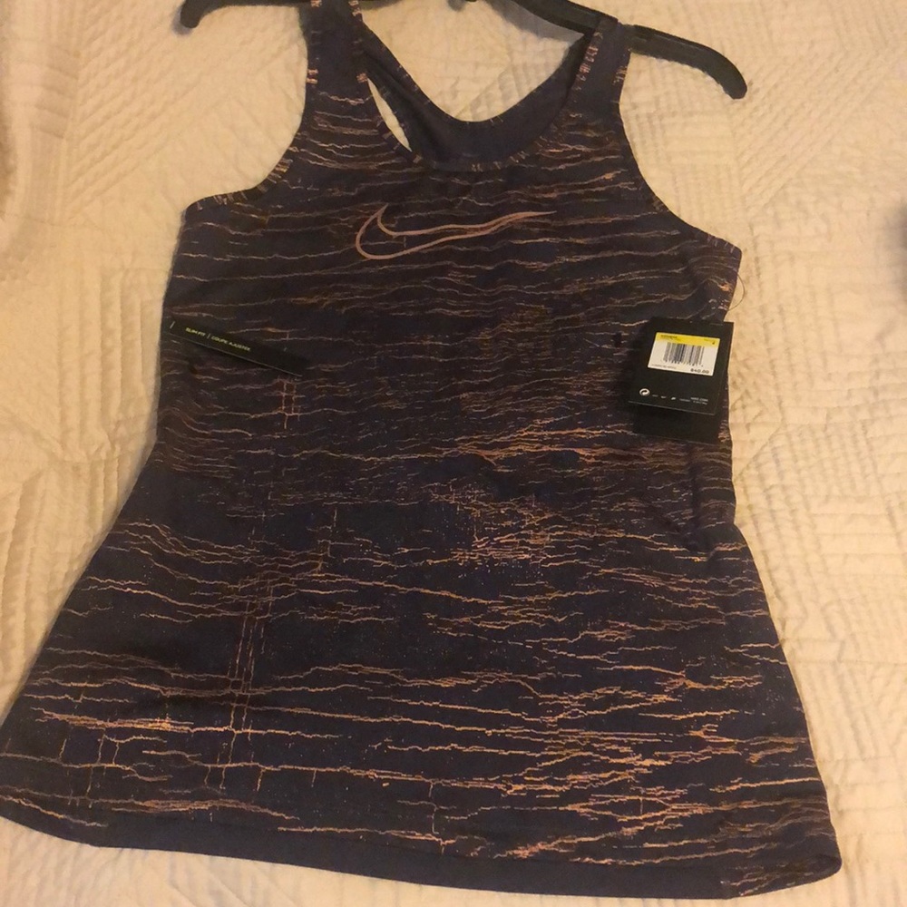 Nike top
